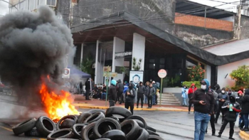 Sigue la protesta policial en Misiones pero podría haber acuerdo