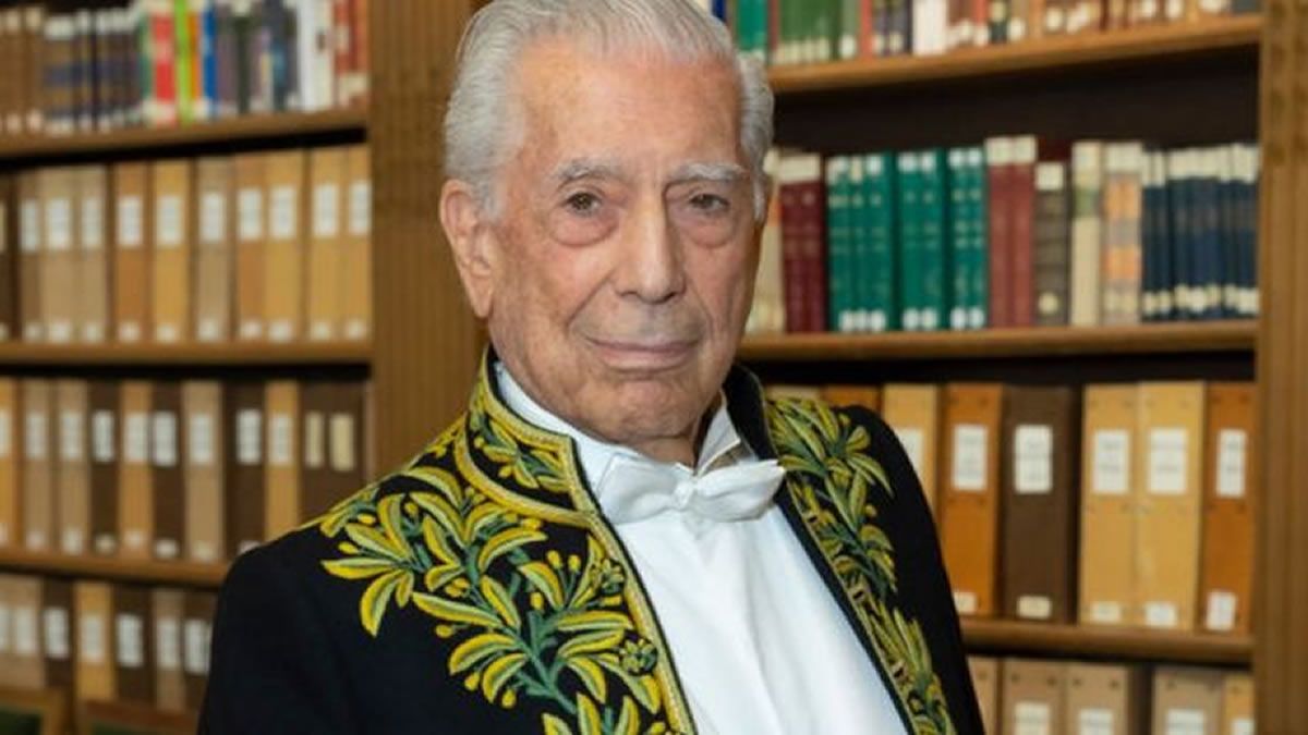 Perú: Mario Vargas Llosa respalda a Dina Boluarte