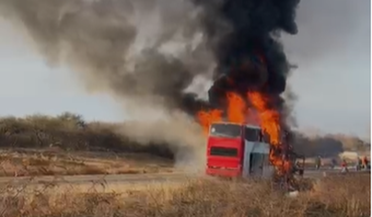 Se incendió un micro cerca de Molle Yaco