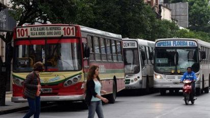 El gobierno abona el subsidio provincial al transporte 