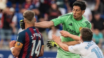 Esteban Andrada protagonizó un momento de furia y fue expulsado