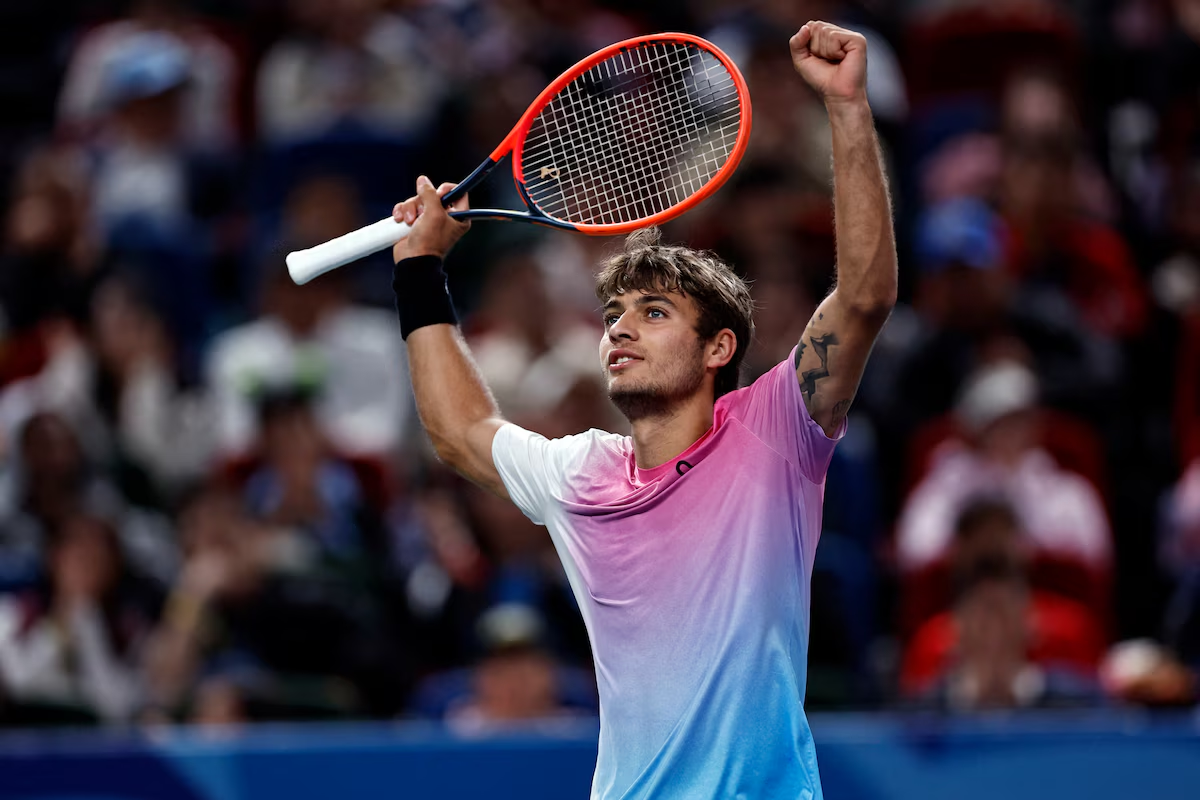 El italiano Flavio Cobolli consiguió su primer título del circuito ATP Tour (Foto: TN) El italiano Flavio Cobolli consiguió su primer título del circuito ATP Tour (Foto: TN)