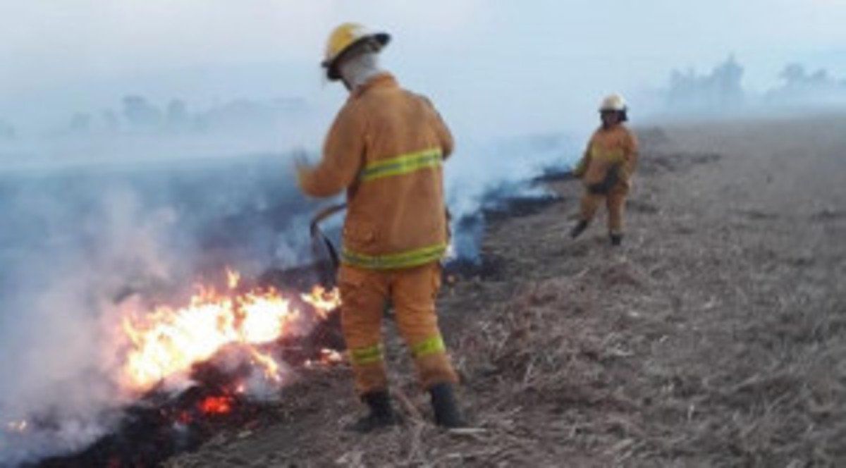 Defensa Civil controla los focos de incendio en la provincia