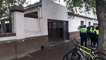 Escuela Congreso: un alumno portaba un arma de fuego y realizó un disparo