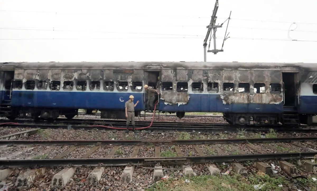 India: Se registró un voraz incendio en un vagón de tren privado