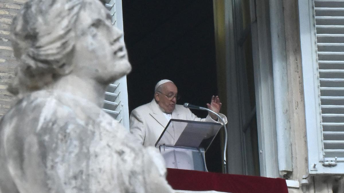El Papa regresó a la Plaza San Pedro en el Día de la Virgen