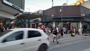 La FET y SEOC definirán el horario comercial durante las fiestas