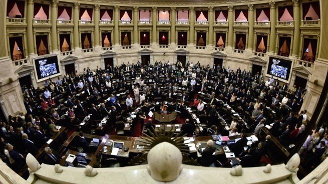 Diputados buscará votar financiamiento político y ley de góndolas
