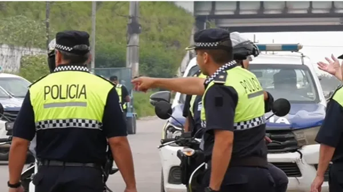 Un fuerte operativo policial dejó varias personas demoradas