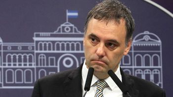 En tres meses, Manuel Adorni sumó 20 puntos de rechazo