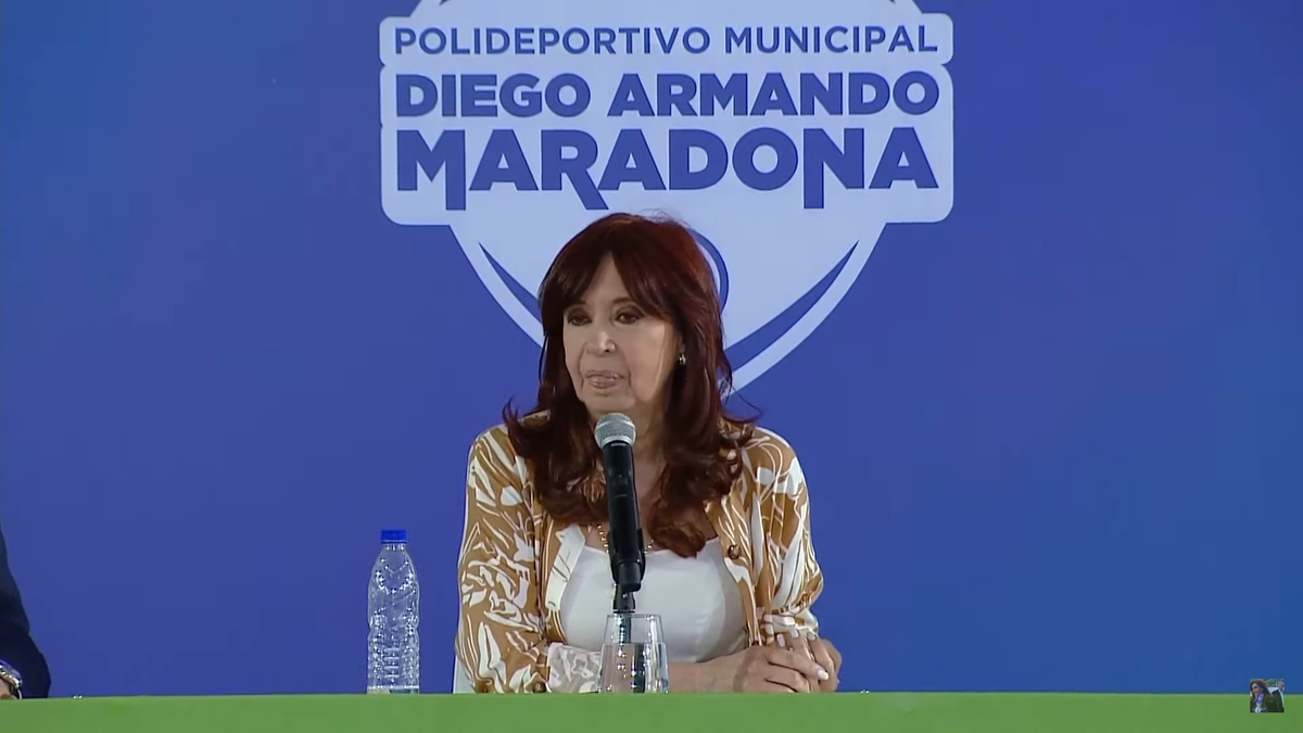 Cristina Kirchner encabezó un acto y habló de proscripción