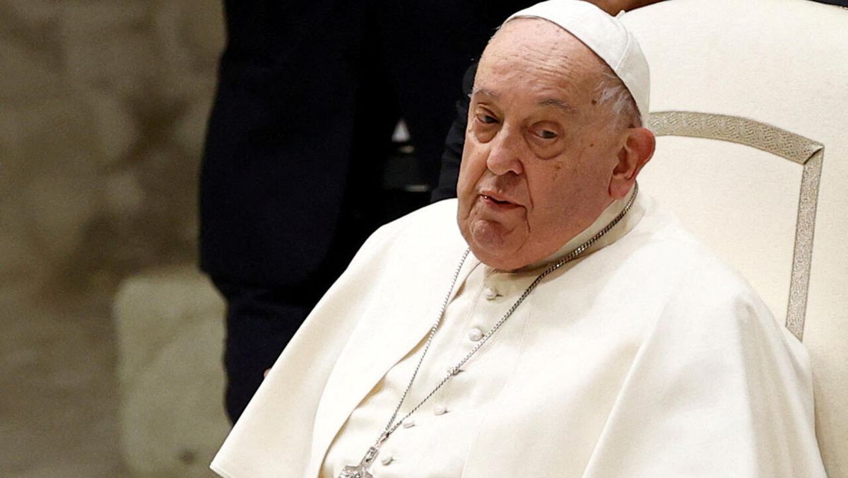 El papa Francisco presentó una leve mejoría