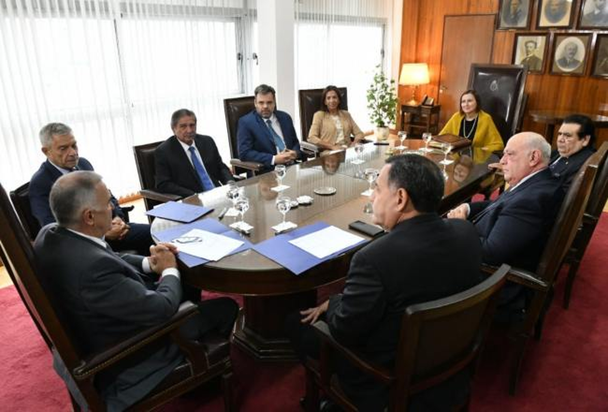 Lucha contra el narcotráfico: Osvaldo Jaldo se reunió con jueces federales. Lucha contra el narcotráfico: Osvaldo Jaldo se reunió con jueces federales.