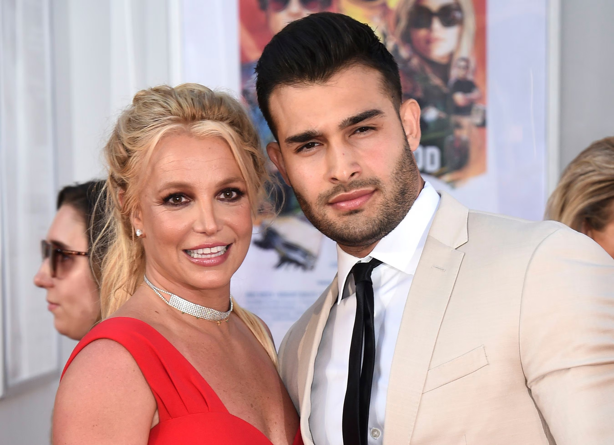 Britney Spears y Sam Asghari están oficialmente divorciados