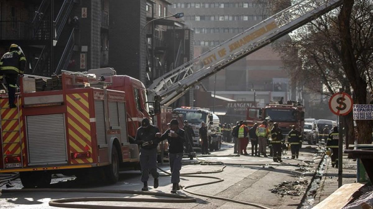 Sudáfrica: Se registraron más de 70 muertos tras un incendio