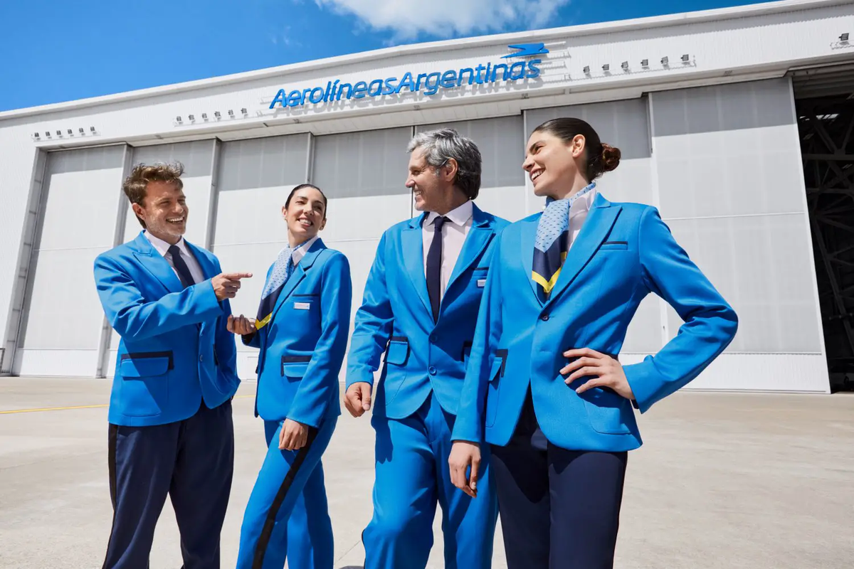 Aerolíneas Argentinas presentó sus nuevos y modernos uniformes