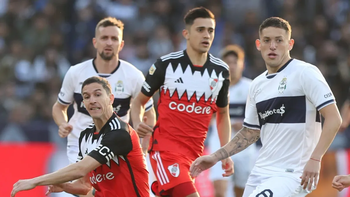 River buscará sellar su clasificación esta tarde en La Plata