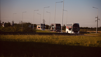 Chocaron tres micros con hinchas de Estudiantes de La Plata