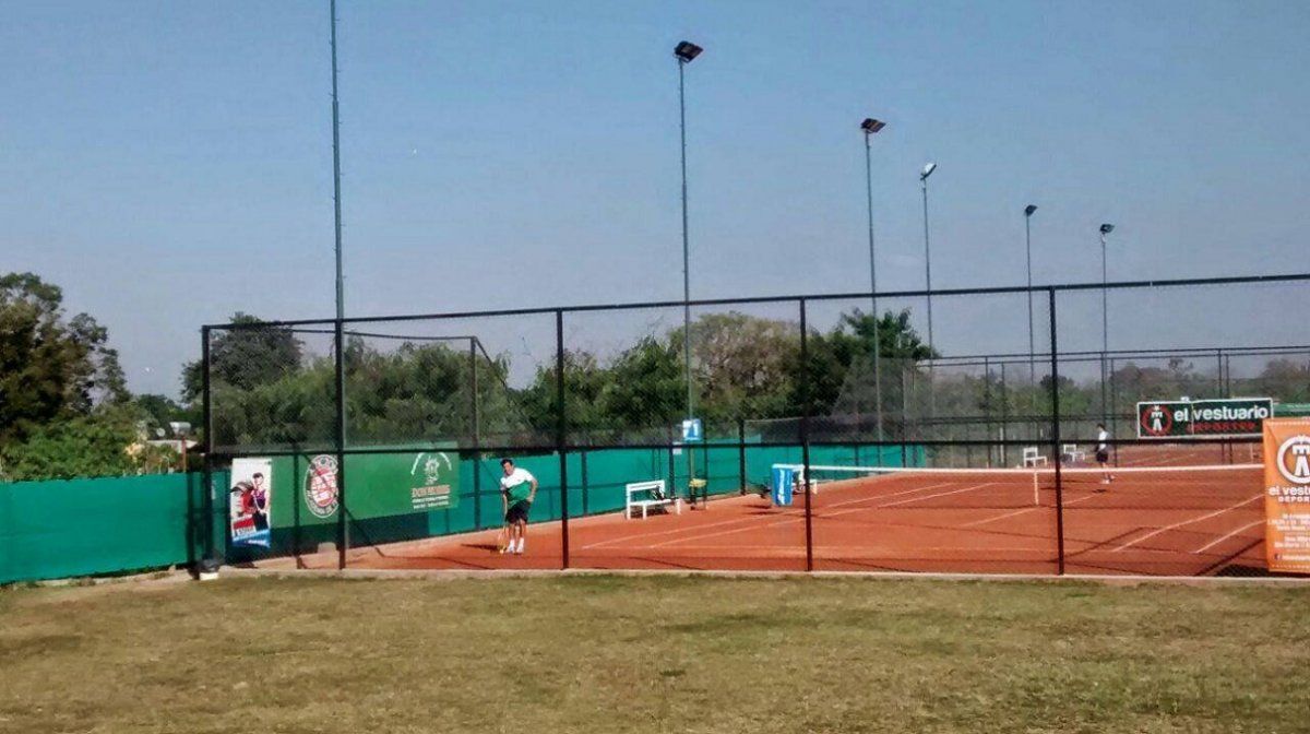 Roberto Barraquero y la vuelta del tenis en Yerba Buena