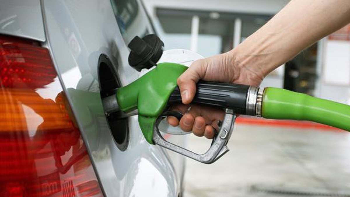 Impuesto a los combustibles: volvieron a postergar la suba