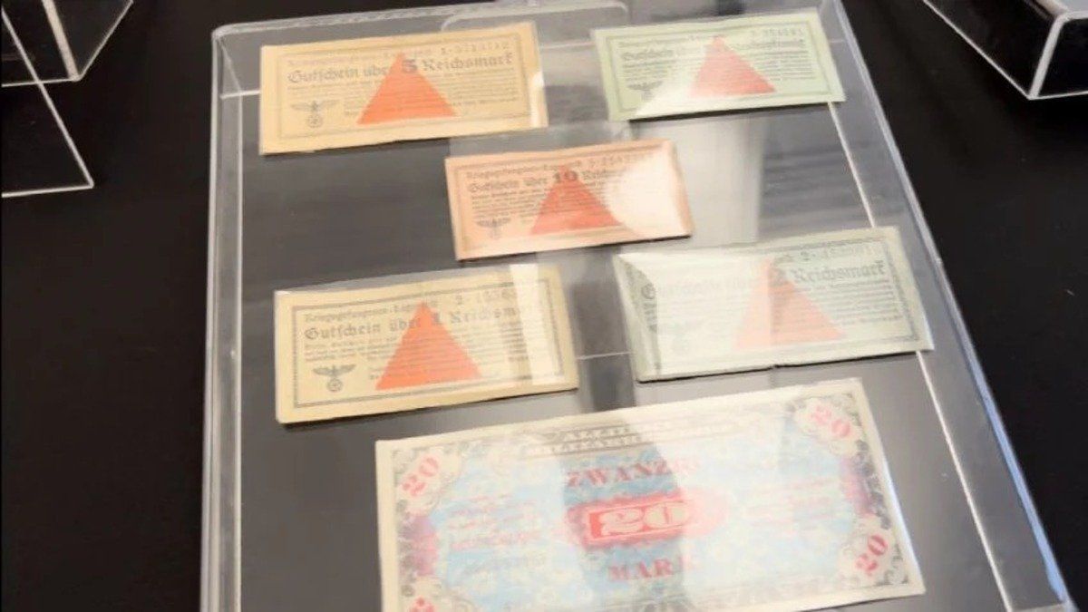 Aduana dio 17 billetes del régimen nazi al Museo del Holocausto