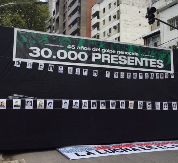Día de la Memoria: organizaciones de DD. HH concentraron en el sitio de Memoria ex Jefatura de Policía./Cortesía H.I.J.O.S Tucumán.