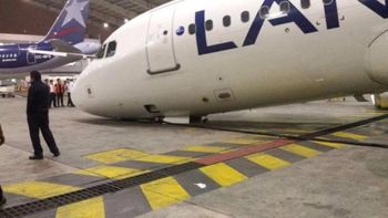 Santiago de Chile: avión de Latam chocó contra uno de Aerolíneas en el aeropuerto