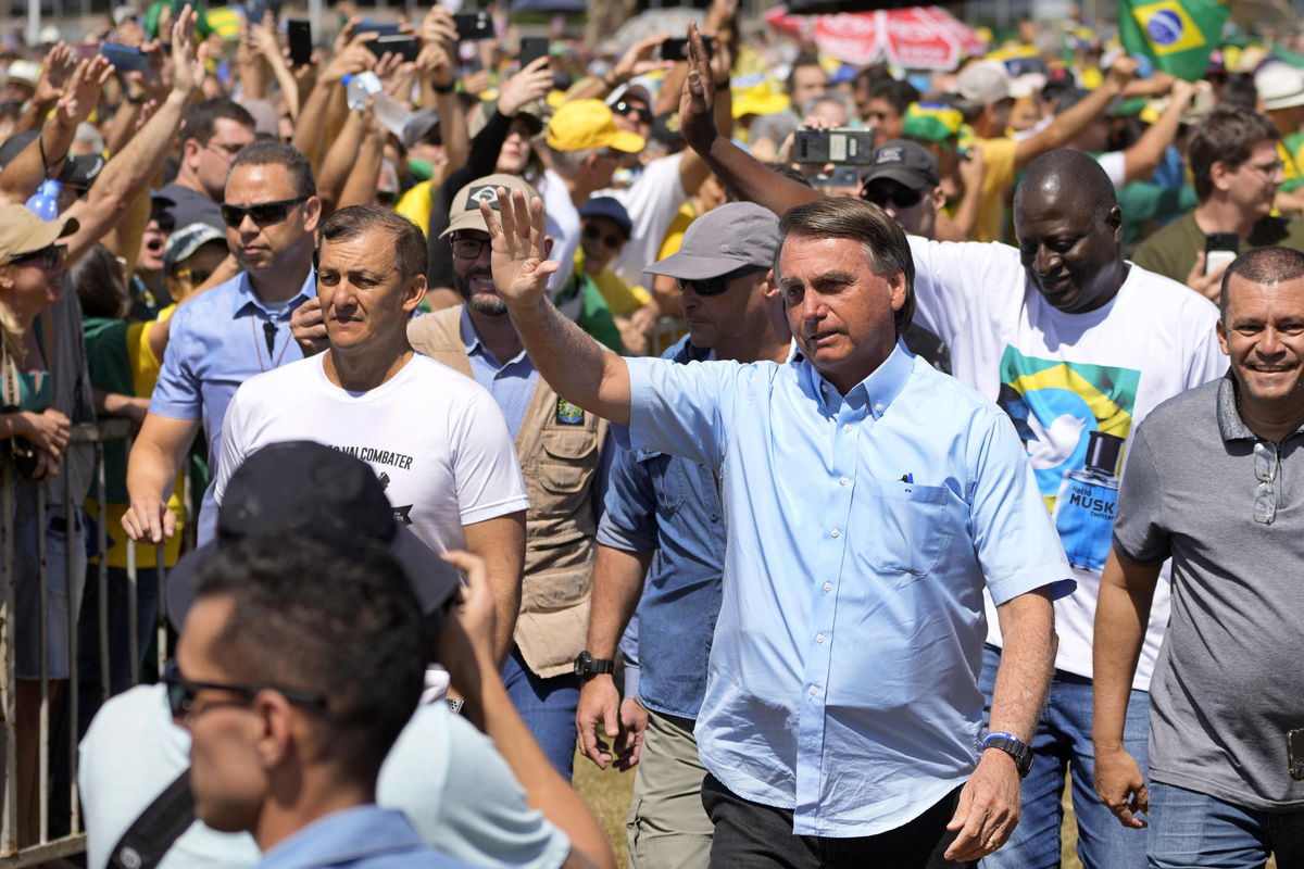 Brasil: Jair Bolsonaro busca captar el voto de los jóvenes