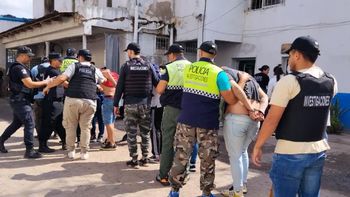 Trasladaron detenidos a Villa Urquiza