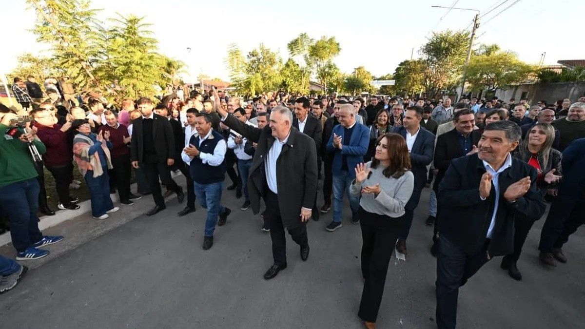 Jaldo inauguró pavimento y visitó obras en Lomas de Tafí