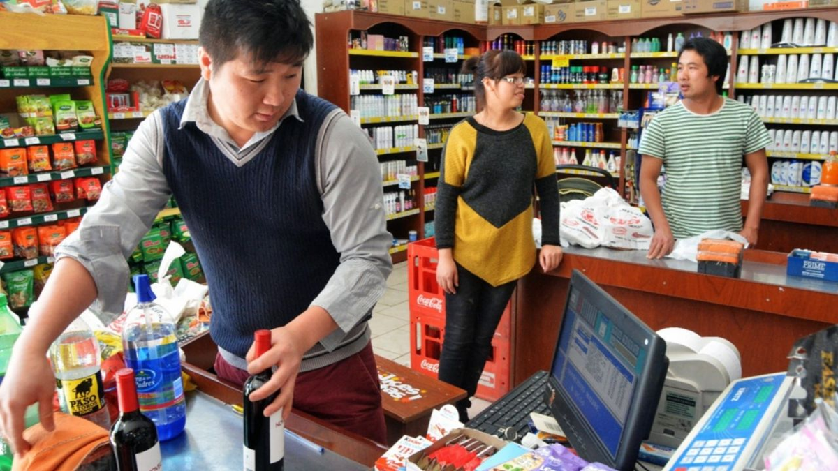 Cerca de 250 supermercados chinos se mudan al interior