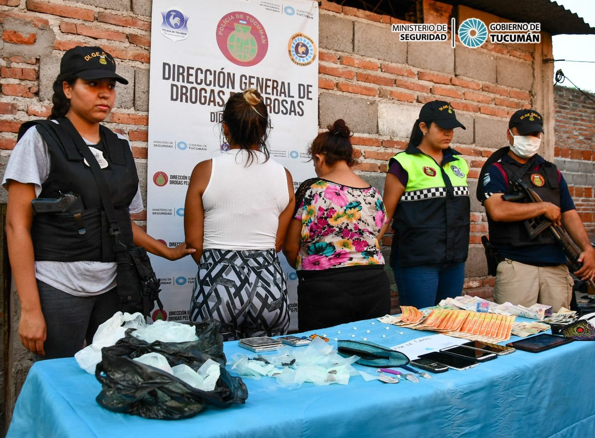 La Bombilla: secuestraron 15 bochitas de cocaína