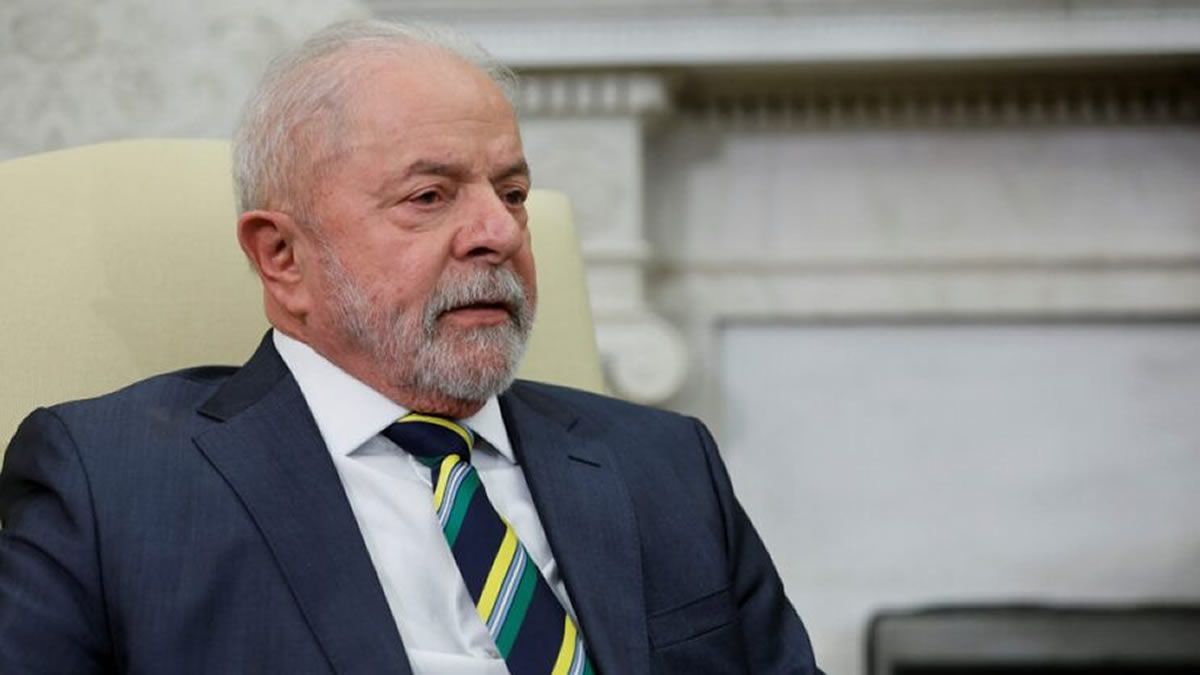 Lula suspende de forma indefinida su viaje a China