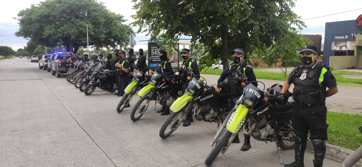 M&aacute;s de 100 polic&iacute;as participaron de los controles.&nbsp;