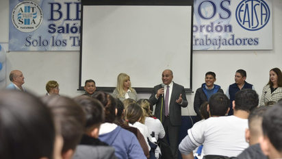 Manzur y Chahla visitaron la Escuela de Enfermería