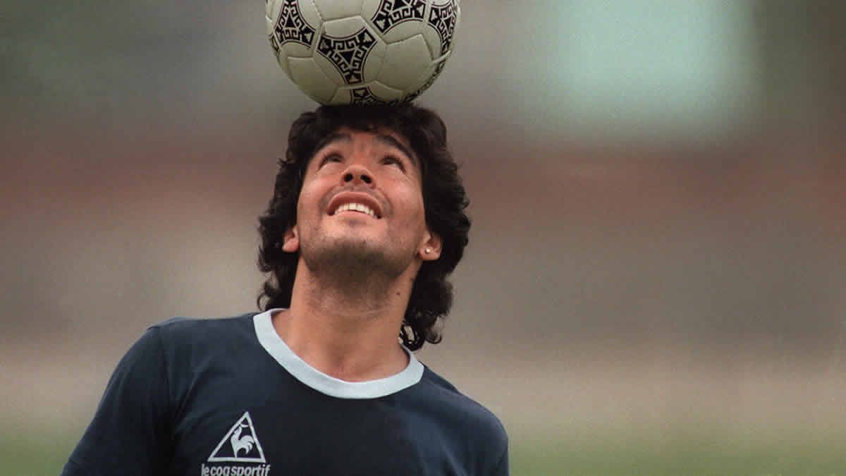 En su primer aniversario de muerte, los homenajes a Maradona