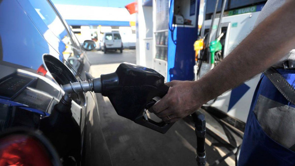 YPF anunció una nueva suba en el precio de los combustibles