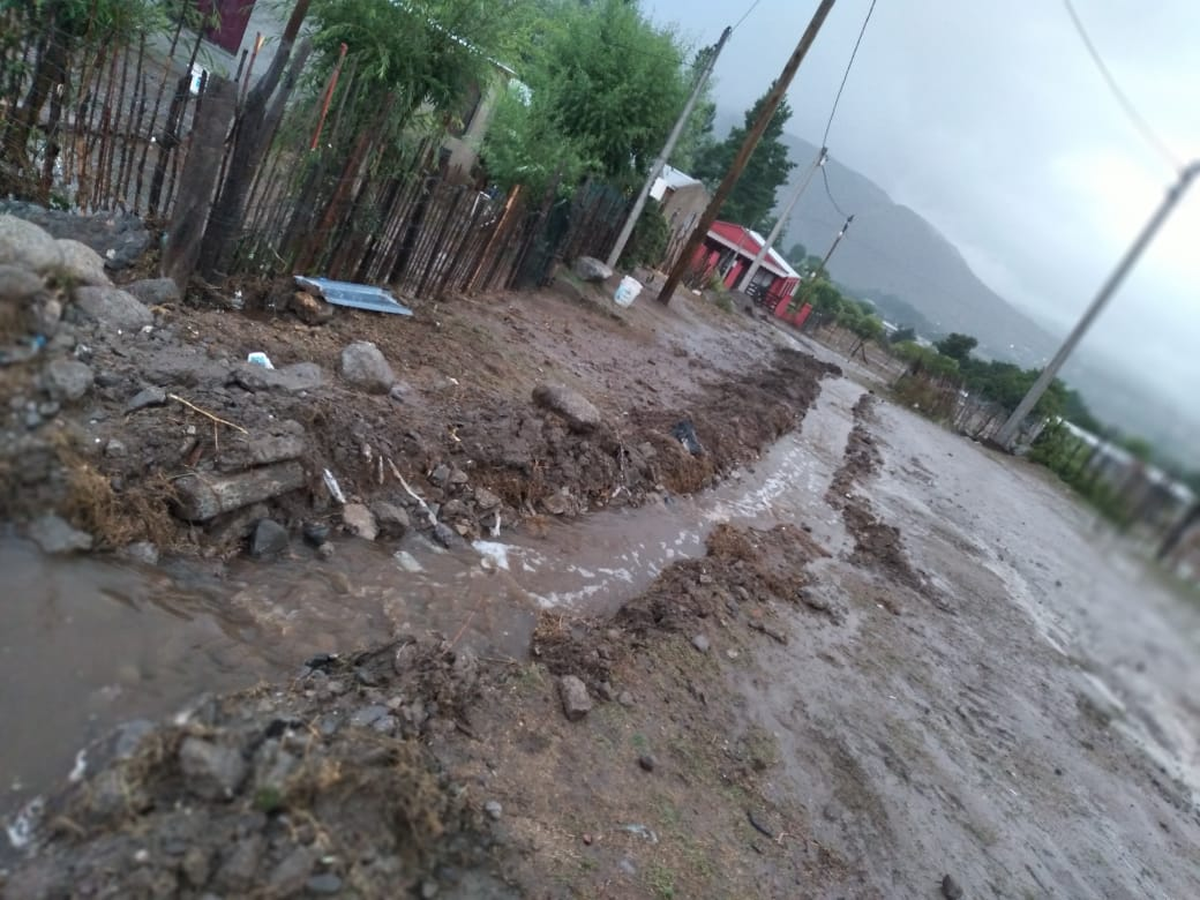 Las lluvias ocasionaron inconvenientes en algunos sectores de la provincia. 