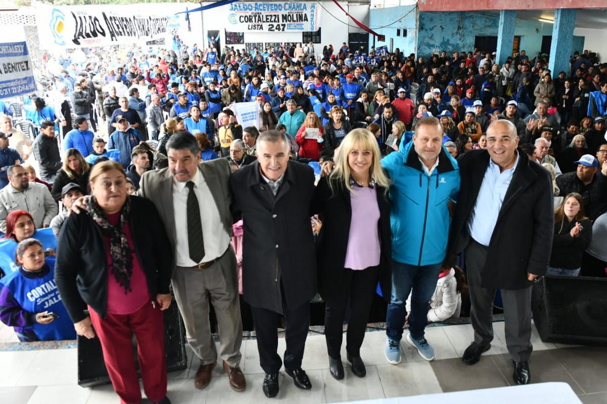 Una multitud de trabajadores dieron su apoyo a la fórmula Jaldo-Acevedo