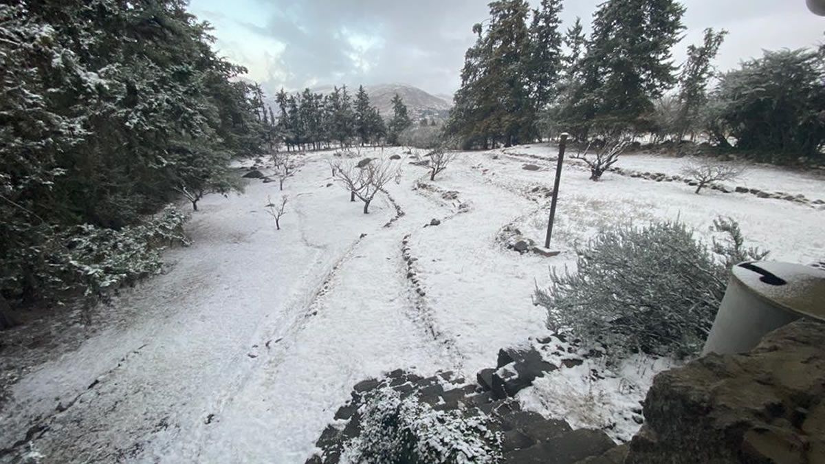 Tal como lo anticipaban, llegó la nieve a Tafí del Valle