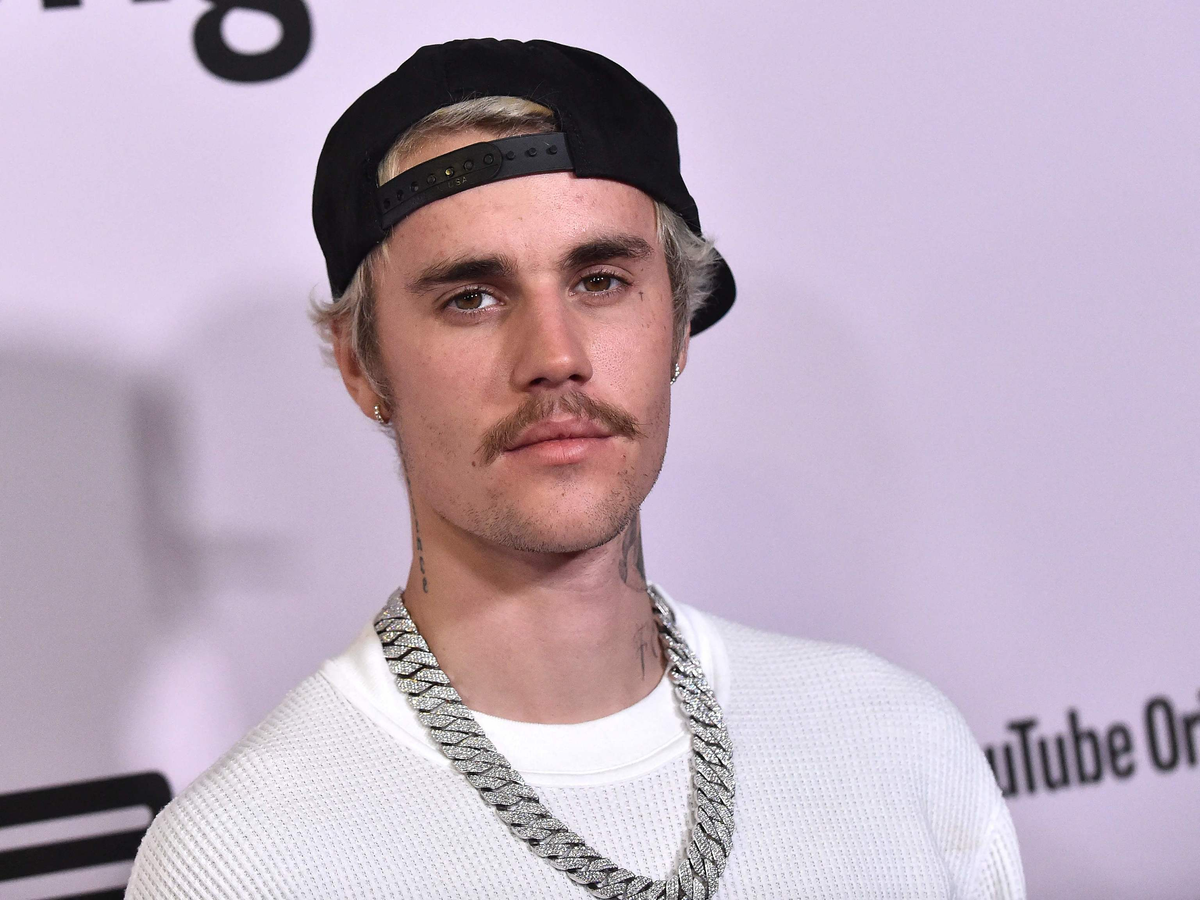 Justin Bieber cancela recitales por una parálisis facial