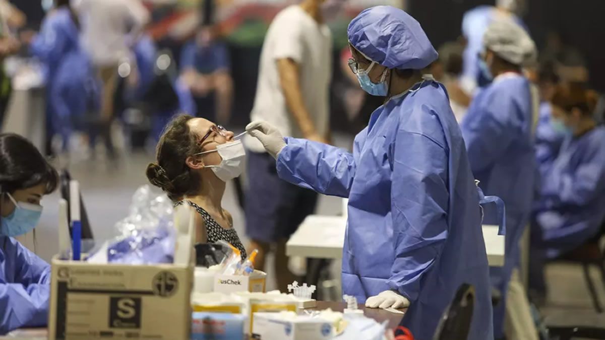 Por qué hubo el triple de contagios de coronavirus en un día