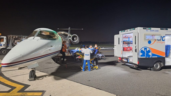 Trasladan en un vuelo sanitario a una niña en estado crítico a Buenos Aires