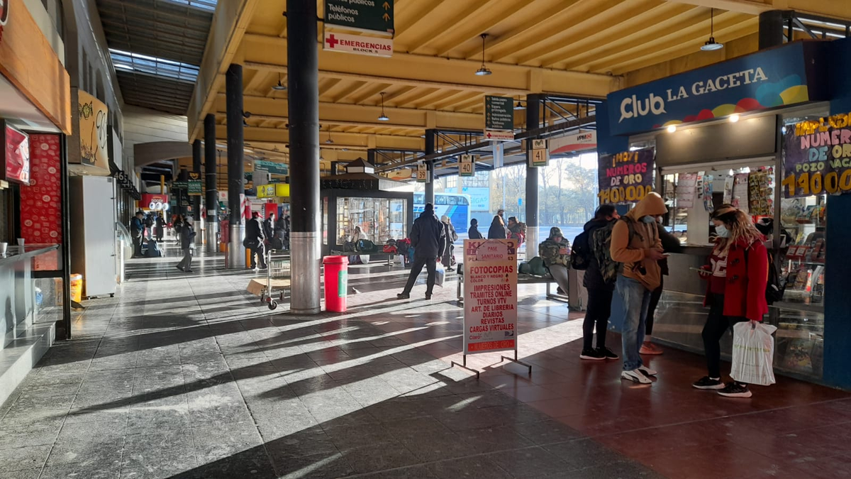 Un movimiento intenso en la Terminal de Ómnibus en Tucumán