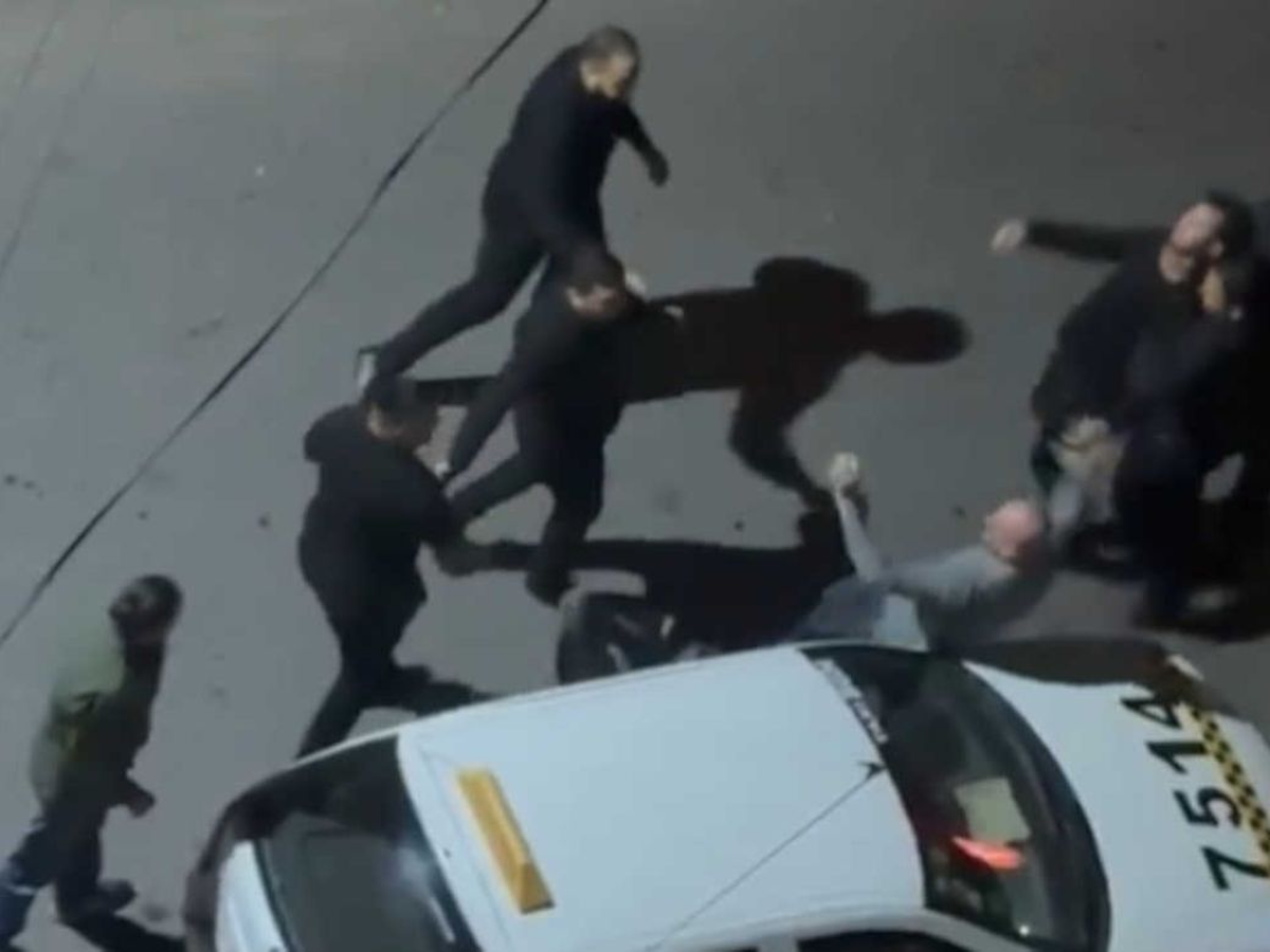 Un joven fue brutalmente golpeado por la seguridad de un local céntrico. Un joven fue brutalmente golpeado por la seguridad de un local céntrico.