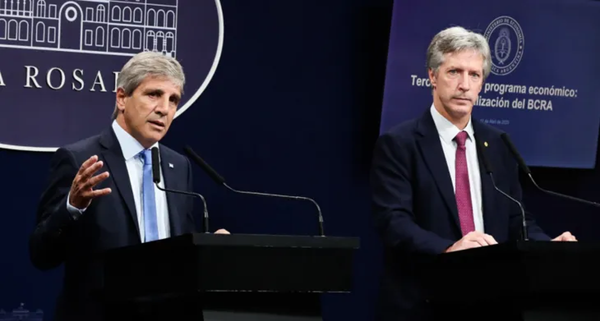 Tras el acuerdo, Caputo sigue en contacto permanente con el FMI para analizar la hoja de ruta y los desafíos de la economía argentina. Foto: ámbito Tras el acuerdo, Caputo sigue en contacto permanente con el FMI para analizar la hoja de ruta y los desafíos de la economía argentina. Foto: ámbito