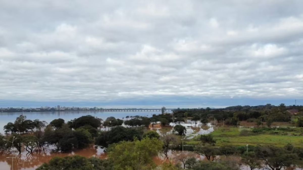 Paso de los Libres ingresó en etapa de evacuación por la crecida del río Uruguay (Foto: Infobae) Paso de los Libres ingresó en etapa de evacuación por la crecida del río Uruguay (Foto: Infobae)
