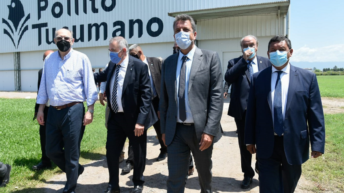 Sergio Massa y Diputados del FdT llegan a Tucumán