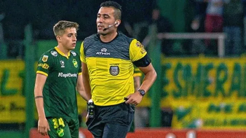 Denunciaron al árbitro tucumano Lobo Medina por supuesto arreglo de partidos