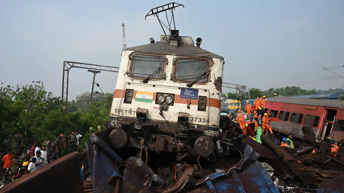 India: el peor accidente de tren del siglo XXI deja 261 muertos